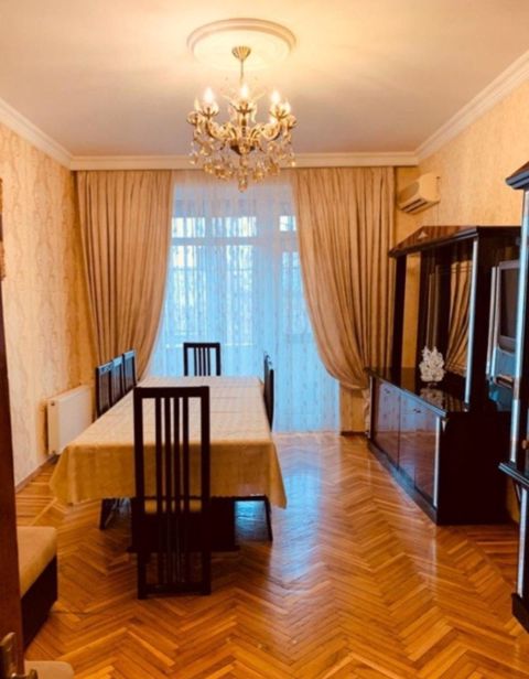Satılır 3 otaqlı köhnə tikili 78 m² — Bakı