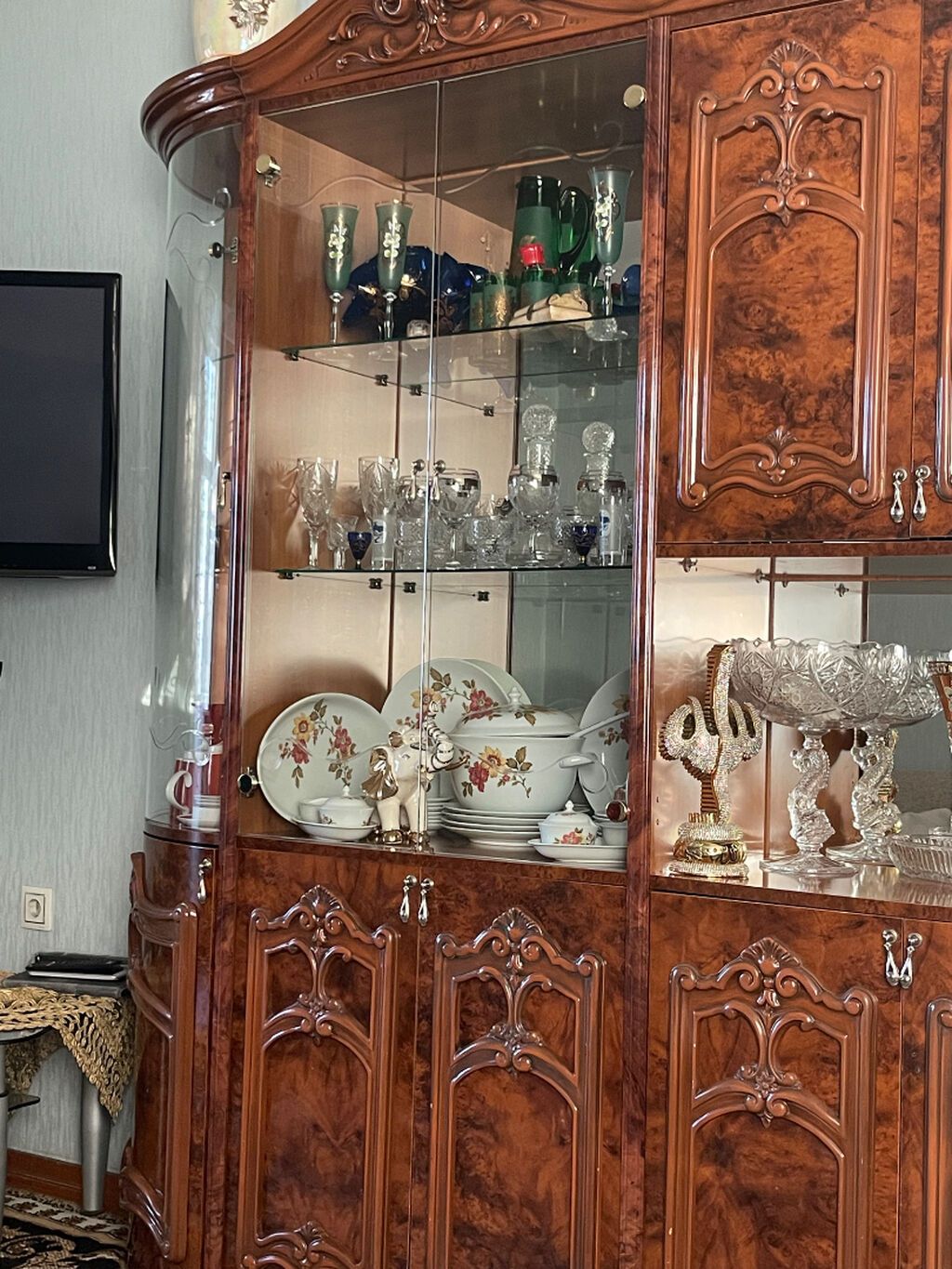 Yeni, geniş və çox səliqəli qolka mebel satılır. Qab-qacaq və — Qonaq otağı üçün, Bakı (4)