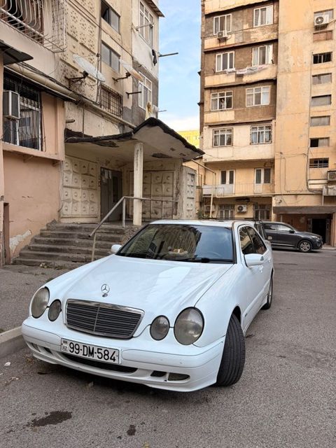 Mercedes E 220, 2.2 L, 2001 il, 400 000 km — Bakı