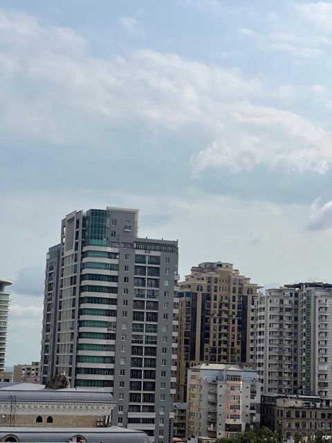 Satılır 4 otaqlı yeni tikili 186 m² — Bakı