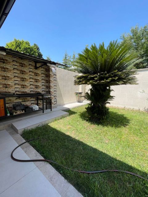 Satılır 3 otaqlı həyət evi/bağ evi 200 m² — Bakı
