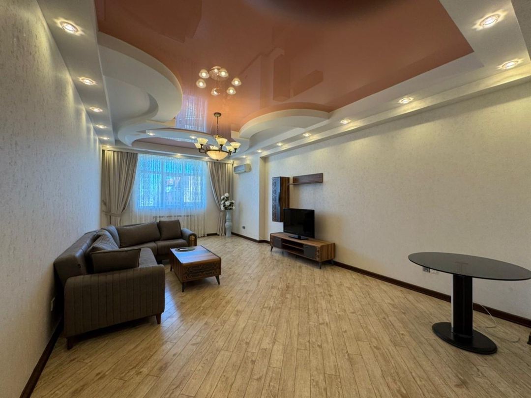 İcarəyə verilir 7 otaqlı yeni tikili 230 m² — Mənzil, Bakı (2)