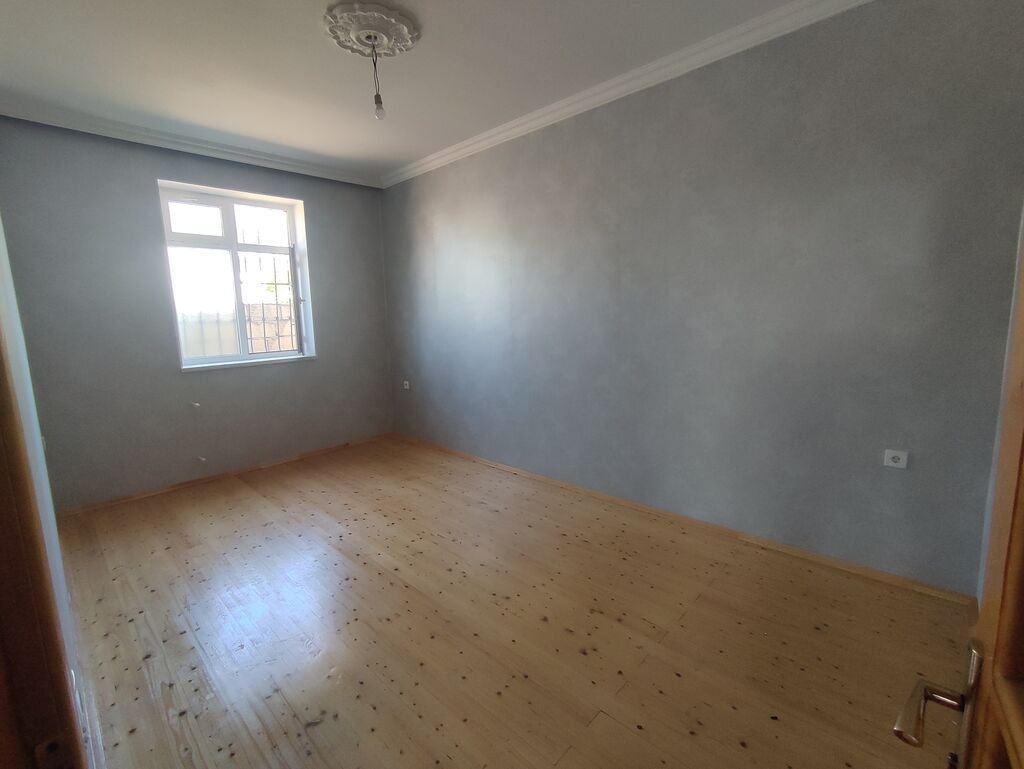 Həyət evi satılır. Ev Saray qəsəbəsində yerləşir — Ev, villa, Saray (10)