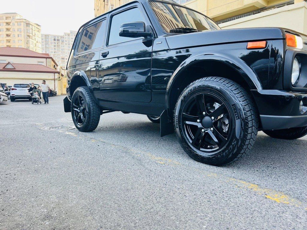 Lada (VAZ) Niva, 1.7 L, 2023 il, 30 000 km — Avtomobillər, Bakı (9)