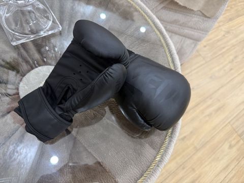 Venum boks əlcəkləri – mat qara rəng,6 ölçü — Sumqayıt