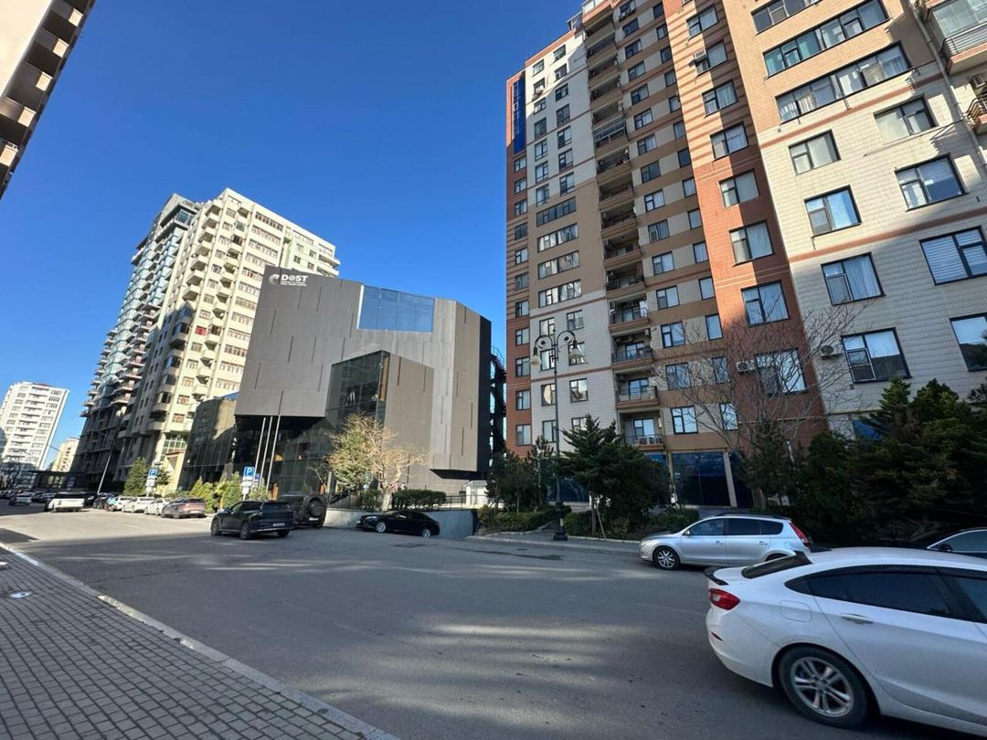 Satılır 4 otaqlı yeni tikili 185 m² — Mənzil, Bakı (2)