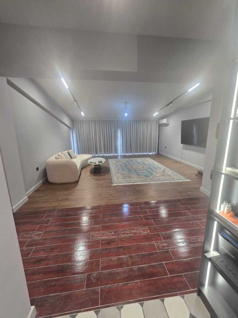 Satılır 2 otaqlı yeni tikili 165 m² — Bakı