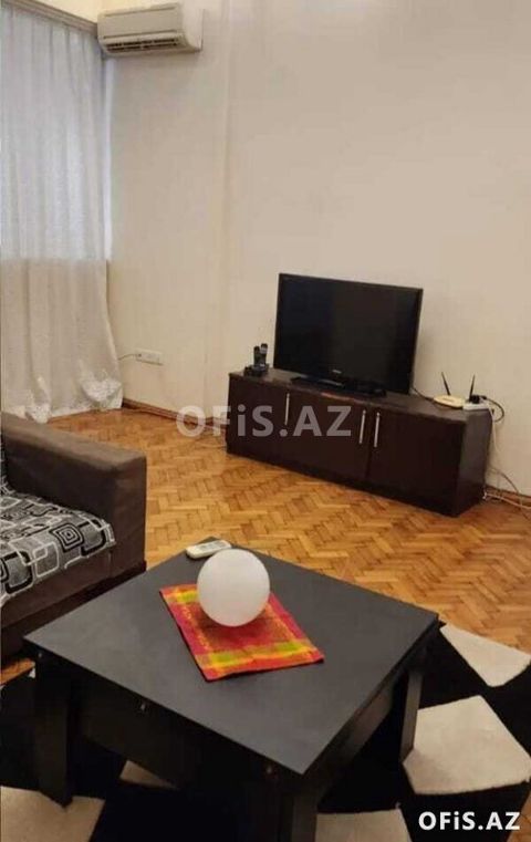 Köhnə tikili Satılır Nəsimi r., 4 otaq, 100 m² — Bakı
