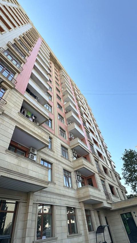 Satılır 3 otaqlı yeni tikili 141 m² — Bakı