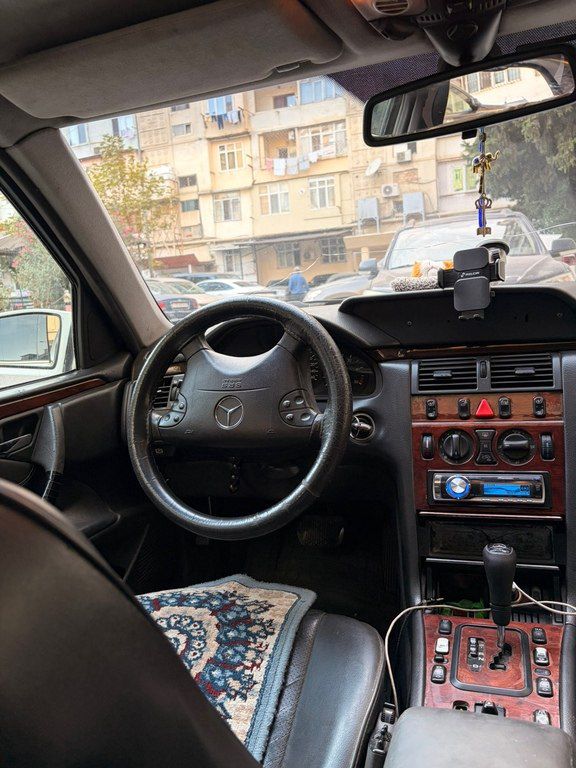 Mercedes E 220, 2.2 L, 2001 il, 400 000 km 99-DM-584 — Avtomobillər, Bakı (6)