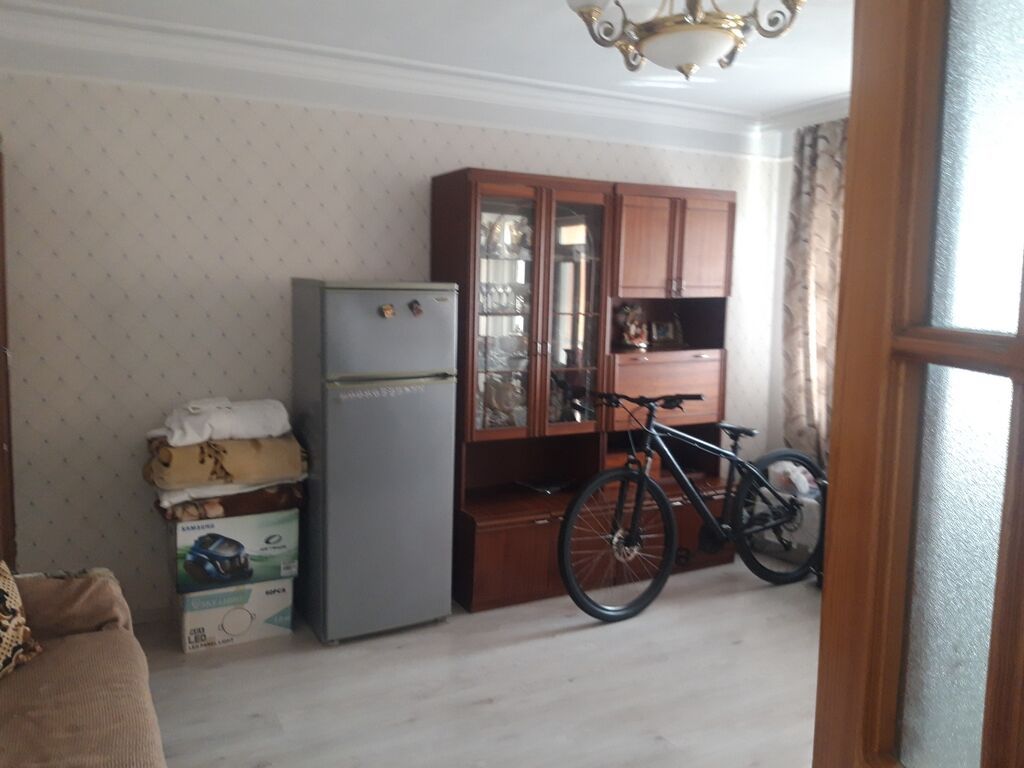 Oz evimdi.vasiteci deyilem Mənzil yol qırağı binalar massivində — Mənzil, Bakı (8)