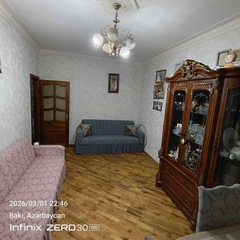 Satılır 2 otaqlı köhnə tikili 72 m² — Bakı