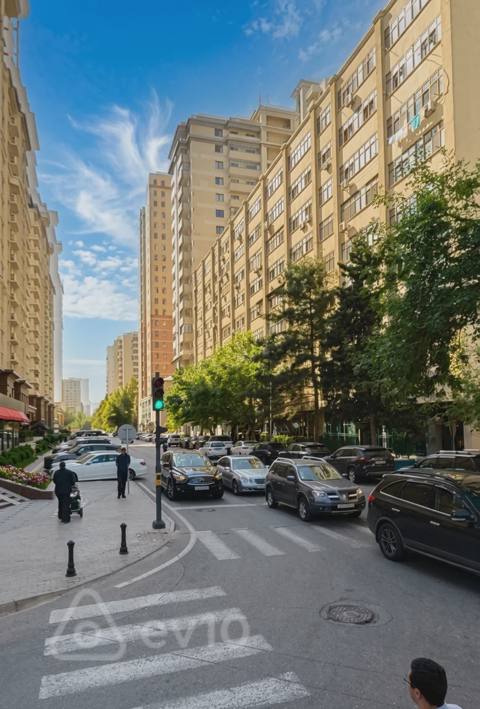 3 otaqlı mənzil, 110 m², Zahid Xəlilov — Kamran Hakimoglu — Apartment
