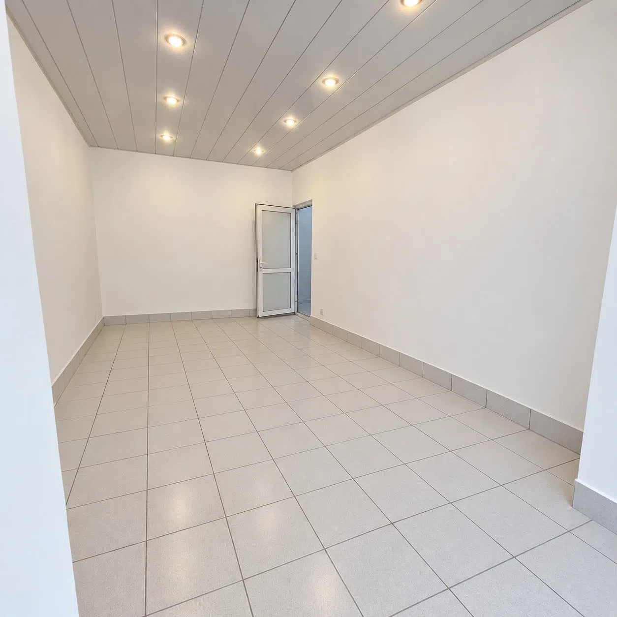 56 m² Əla təmirli obyekt satılır — Əmlak, Bakı (10)