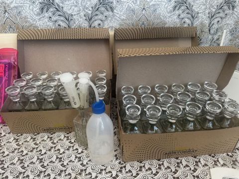 Parfüm qabları və aksesuarları seti - Şüşə parfüm butulkaları — Mehdiabad