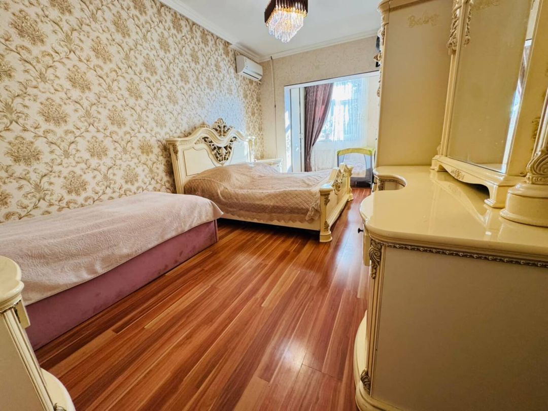 Satılır 4 otaqlı köhnə tikili 100 m² — Mənzil, Bakı (3)