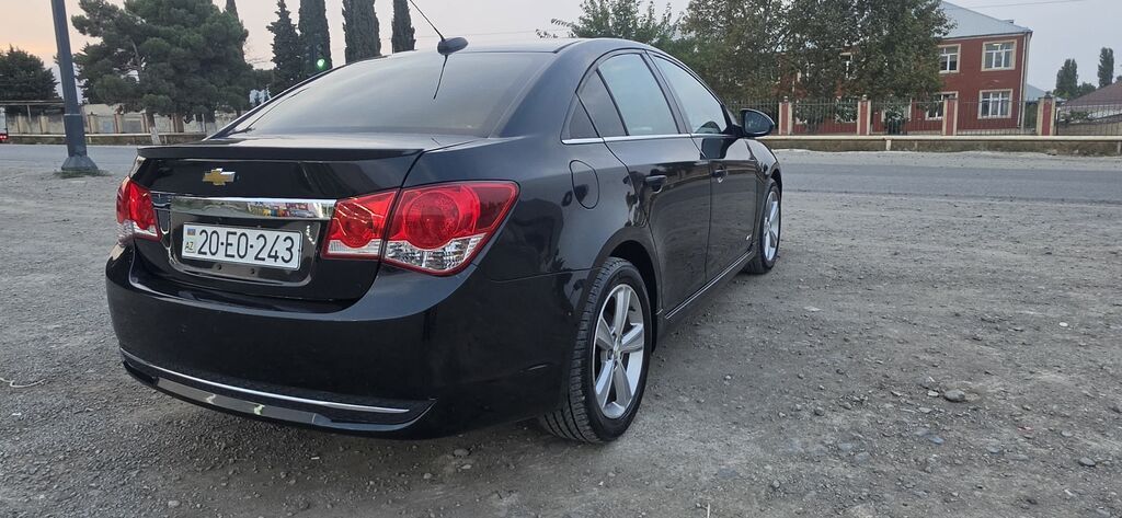 Chevrolet Cruze: 1.4 l 2015 il 140000 km Sedan 20-EO-243 — Avtomobillər, Gəncə (9)