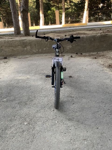 Uşaq/yeni yetmə üçün dağ tipli velosiped Bezekleri ustunde verilir — Bakı