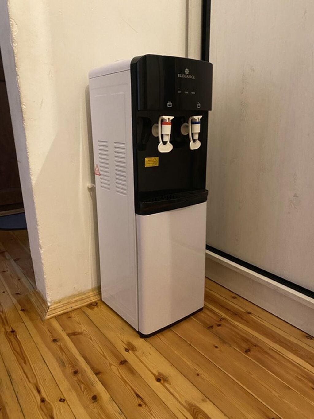 Salam 10 gün istifade olunub yenidir 160 m ya almişam Tam işley — Su soğutucuları və dispenserlər, Bakı (2)