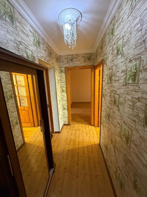 Satılır 3 otaqlı köhnə tikili 75 m² — Bakı