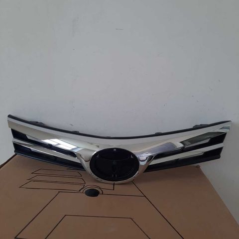 "Toyota Corolla 2017" radiator barmaqlığı — Bakı