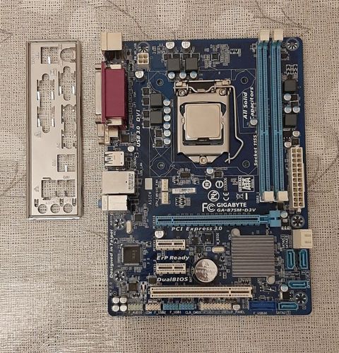 Bundle satılır - 95 AZN Ana plata Gigabyte GA-B75M-D3V CPU — Komponentlər