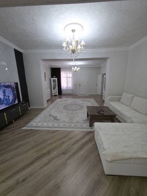 Satılır 4 otaqlı həyət evi/bağ evi 130 m² — Bakı
