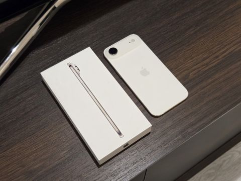 Apple iPhone Air Light Gold 256GB/8GB — Bakı