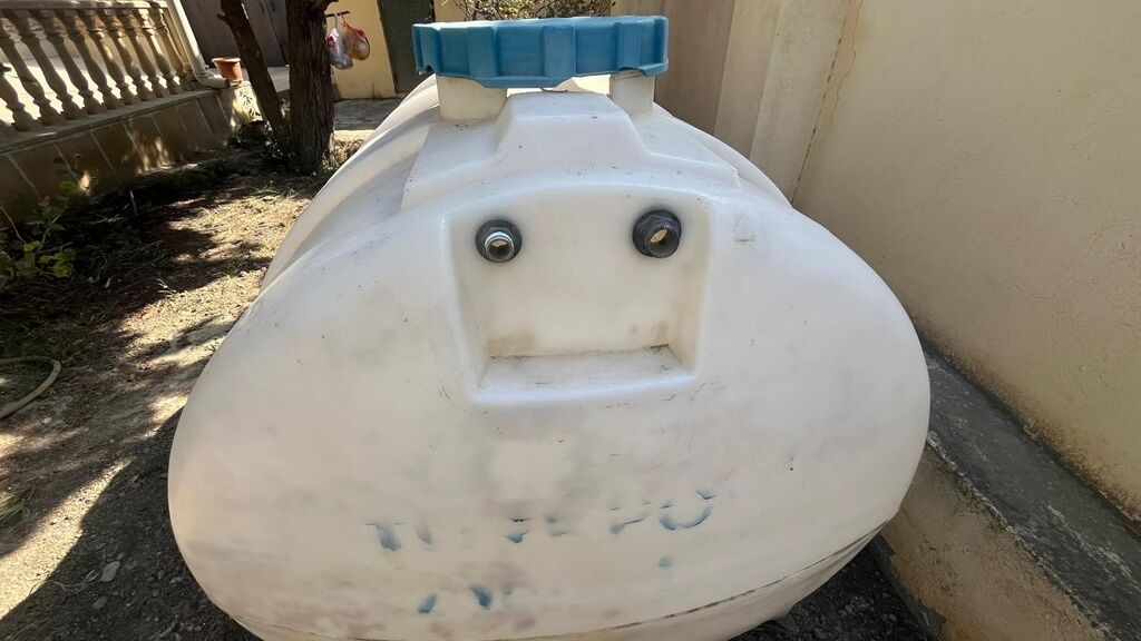Bak, Plastik, 2000 l l, İşlənmiş, Ünvandan götürmə — Su çənləri, kanisterləri, bochkalar, Bakı (6)