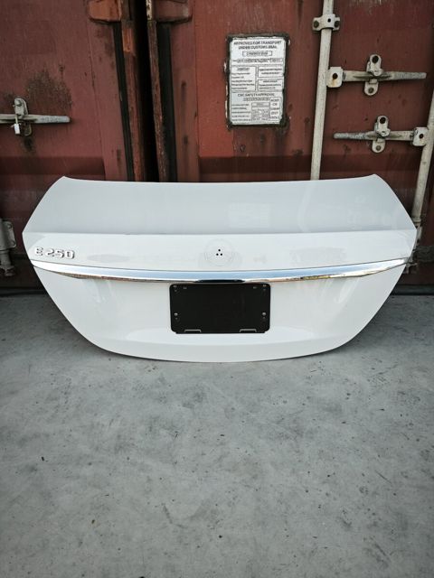 Mercedes W213 arxa baqajı — Bakı