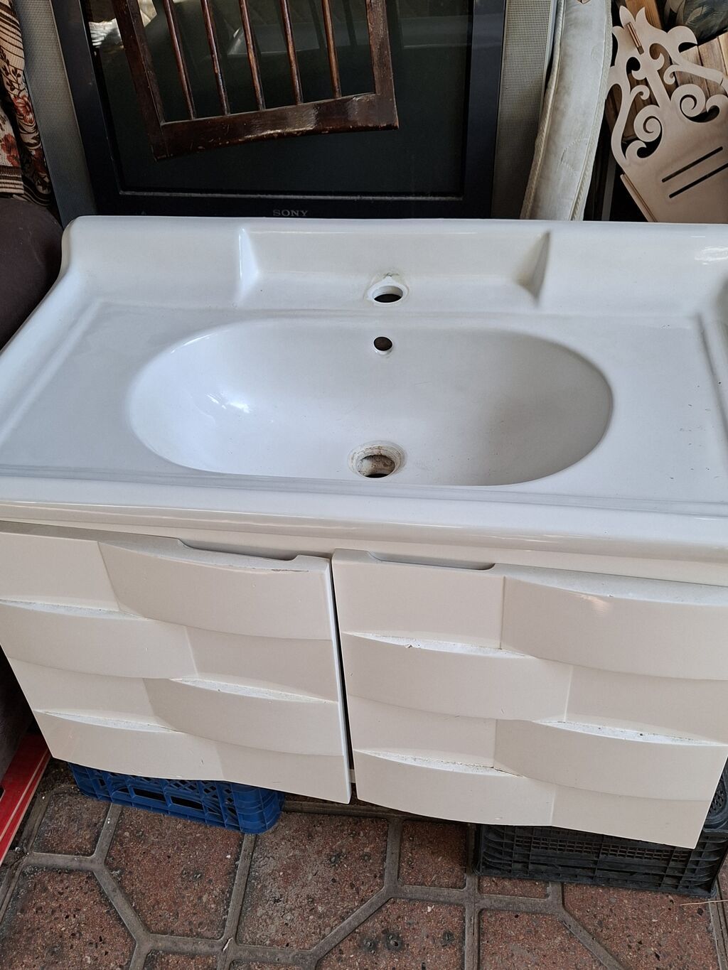 Hamam üçün lavabo və dolab dəsti satilir. Isteyenler elaqe saxlasin — Vanna otağı mobilyası, Bakı