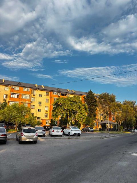 Satılır 3 otaqlı köhnə tikili 65 m² — Bakı