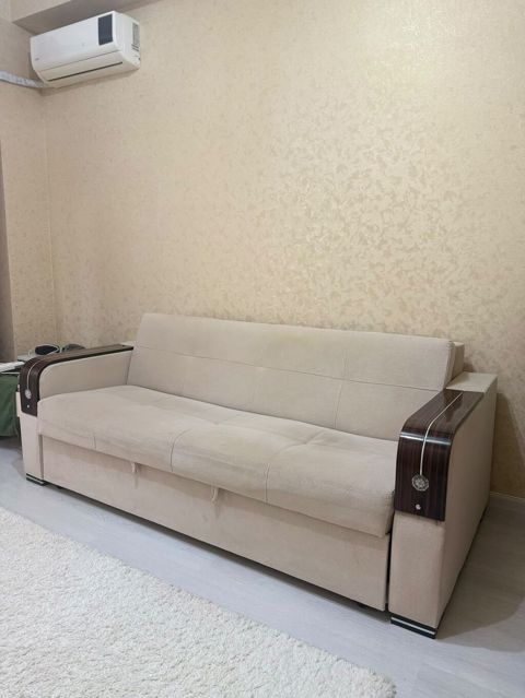 Amerkanka divan 100 azn açlıb taxd olyr həmdə nazaldı Yasamal 80ak — Bakı