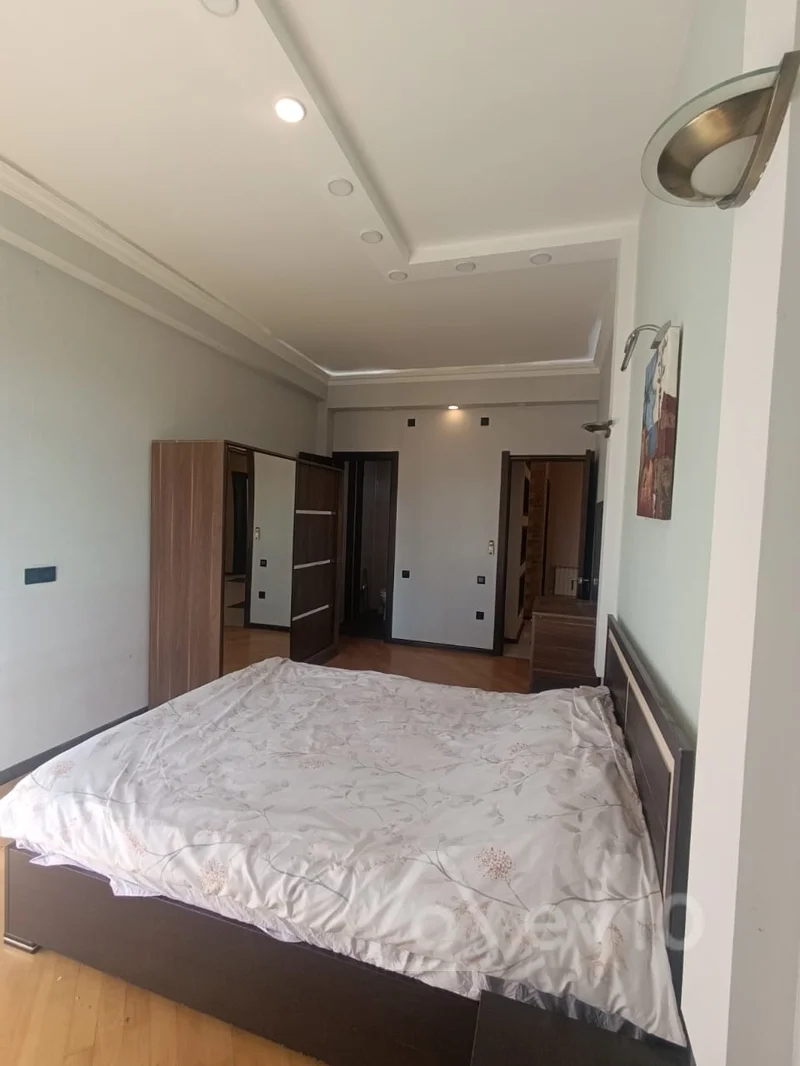 3 otaqlı mənzil, 194 m², serq bazari — kirayə — Mənzil, Bakı (7)
