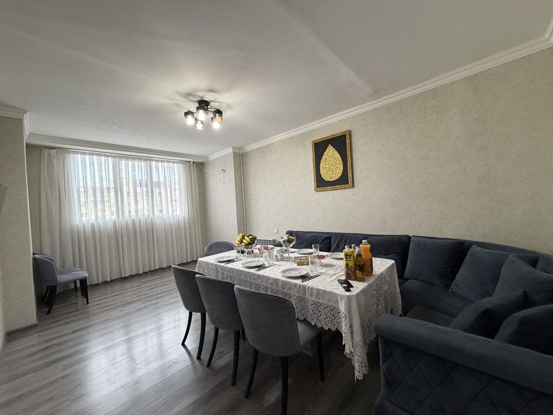 Satılır 4 otaqlı köhnə tikili 95 m² — Mənzil, Bakı