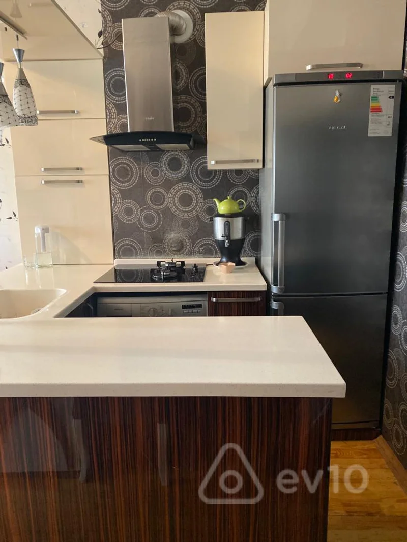 2 otaqlı mənzil, 70 m², D.Bünyzade küçesi 32 — kirayə — Bakı