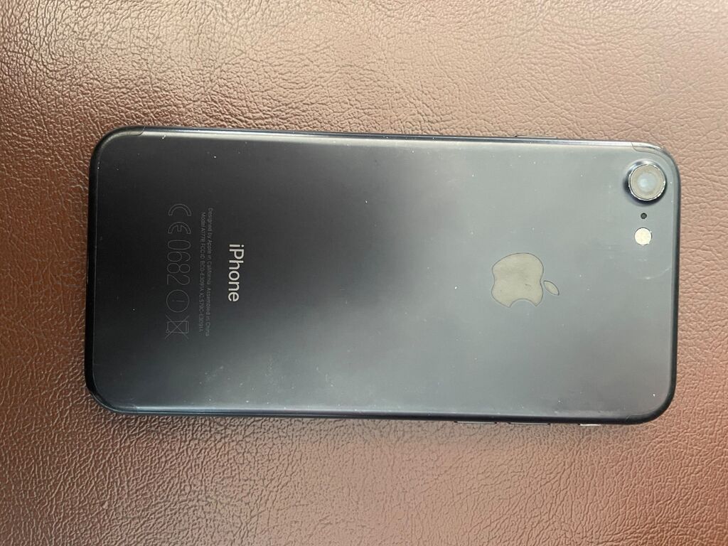 IPhone 7, 32 GB, Space Gray, Barmaq izi — Apple iPhone, Oğuz