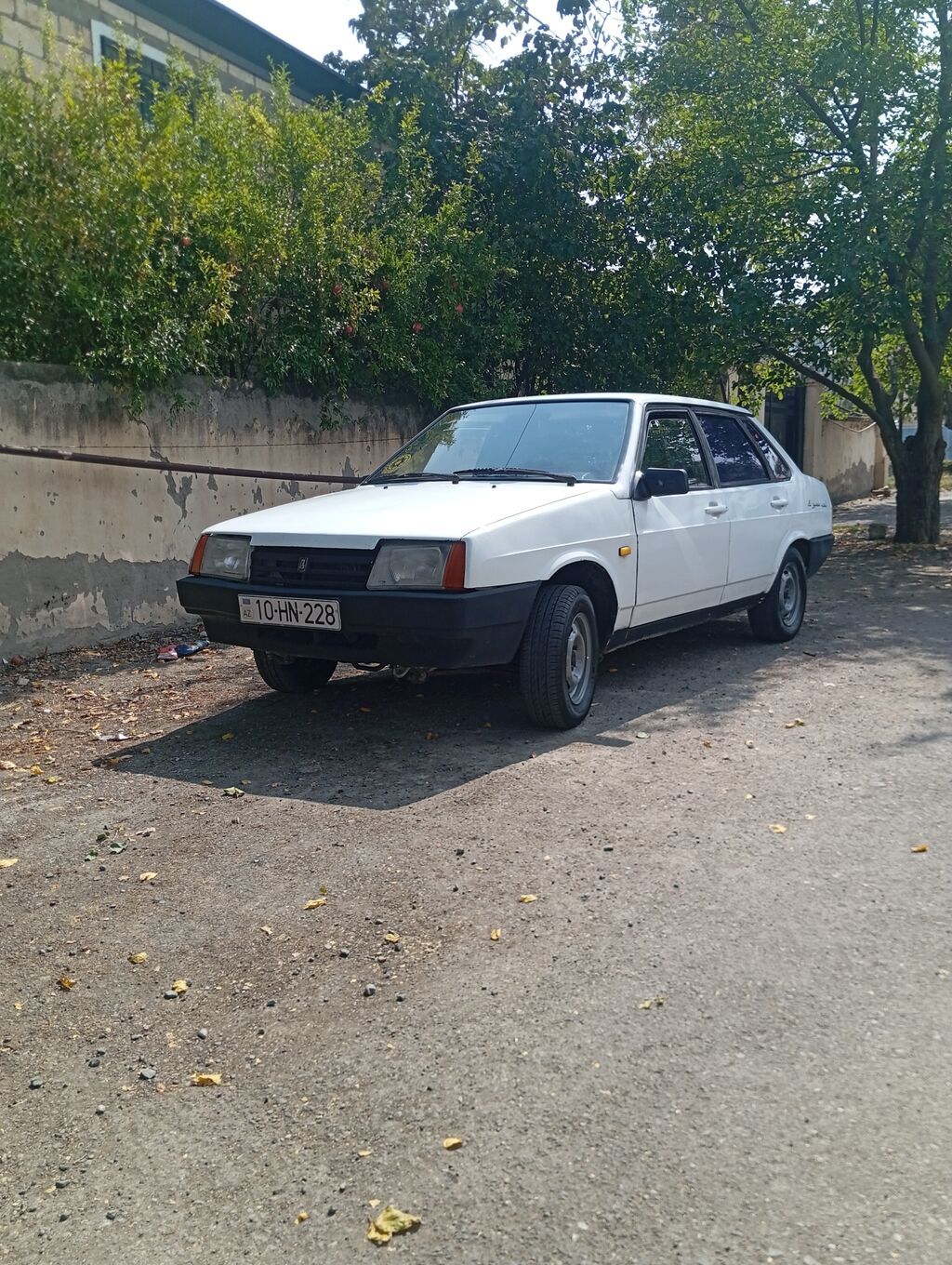 VAZ 21099 “Lada Samara” sedan - Kuzov: 4 qapılı sedan, ağ rəng 10-HN-228 — Avtomobillər, Tərtər (4)