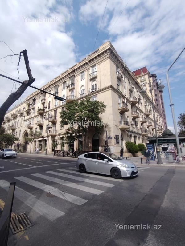 Kirayə 2 otaqlı Bina evi menzil (Köhnə tikili), 65 m², Nəsimi rayonu — Mənzil, Bakı (9)