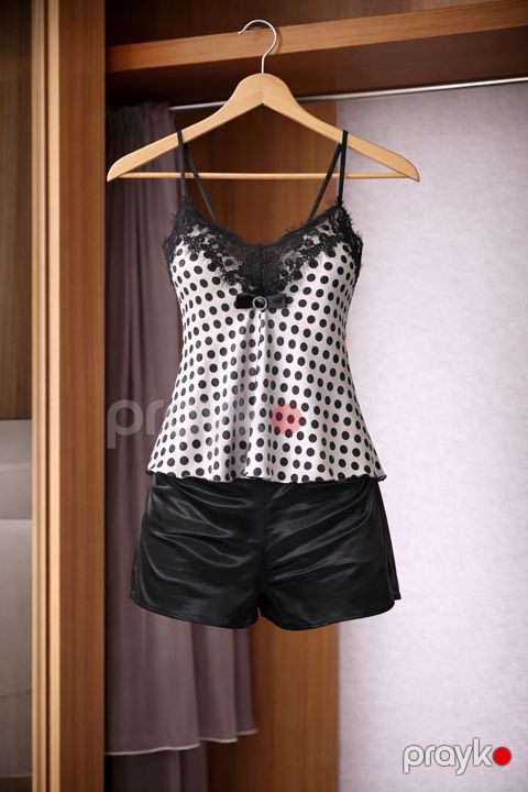 Qadınlar üçün şortlu pijama dəsti Fordreams ŞHN-0602, atlas, qara/ağ, ölçü XL — Bakı