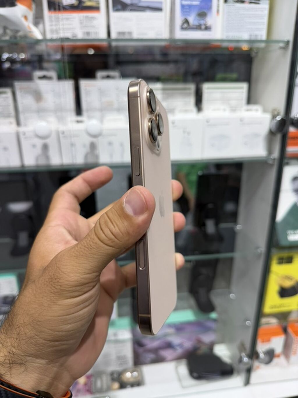 IPhone 16 Pro Max, 256 GB, Qızılı, Face ID — Apple iPhone, Bakı (2)