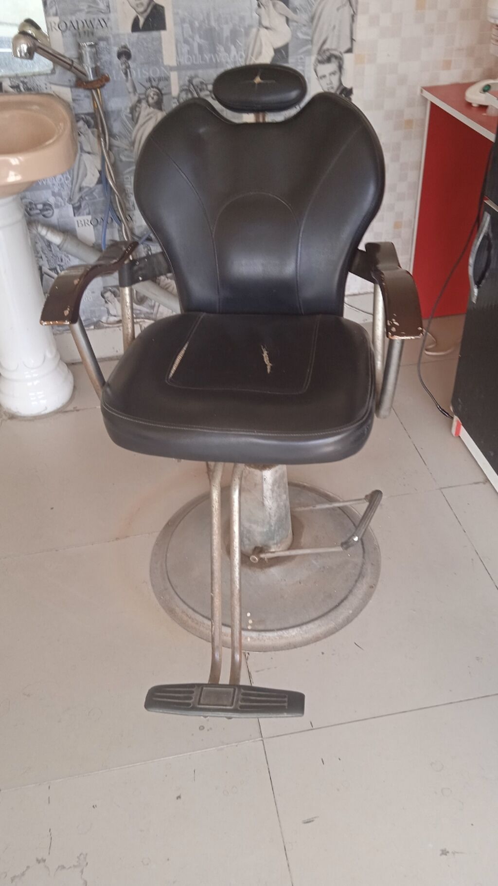 Bərbər/kosmetologiya kreslosu - Rəng: qara - Material: dəri effektli — Kreslo, Bakı