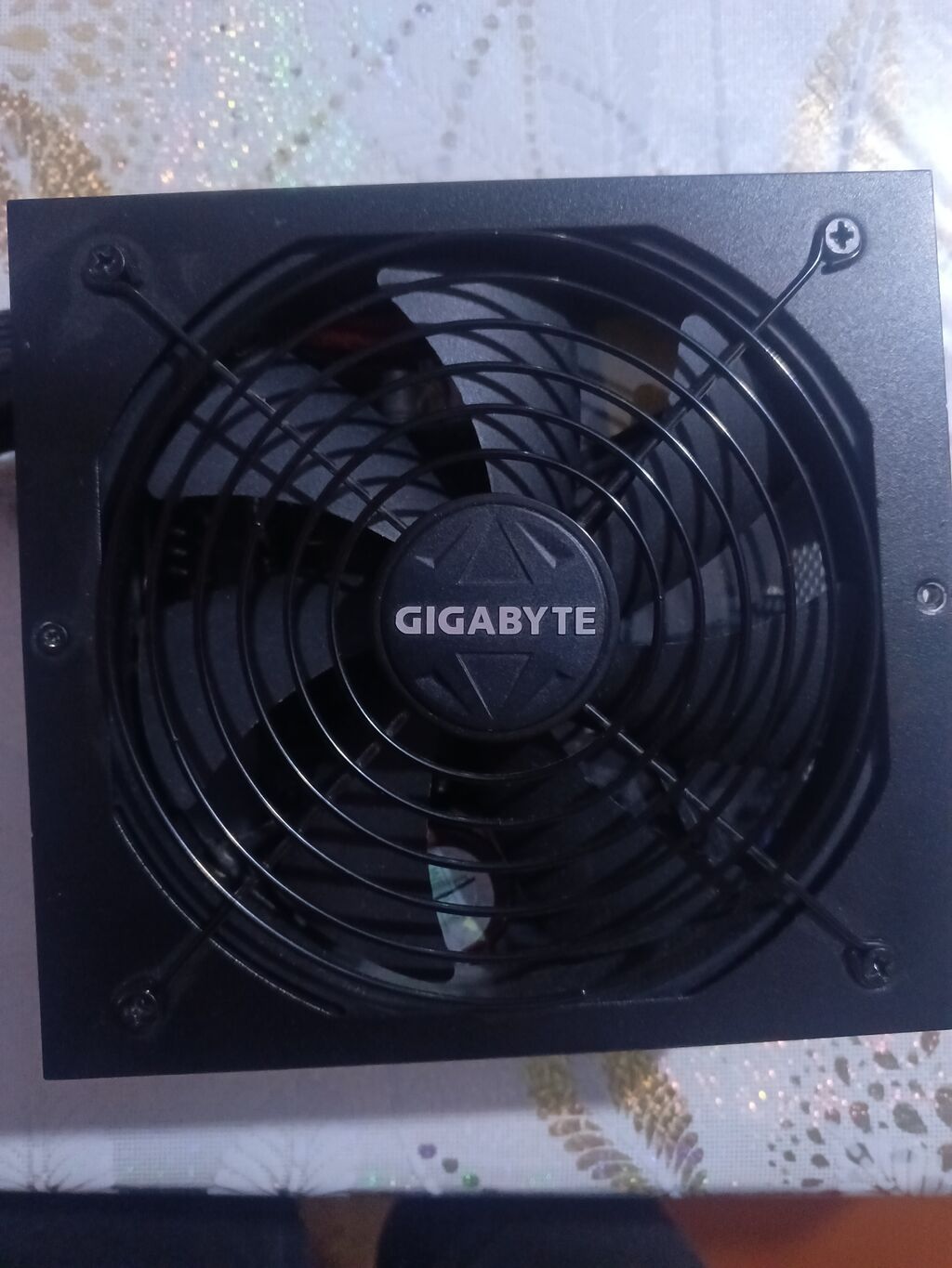 Qida bloku Gigabyte, 750 W, İşlənmiş — Qida bloklari, Bakı (2)