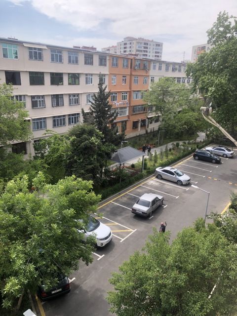 Satılır 4 otaqlı köhnə tikili 110 m² — Bakı