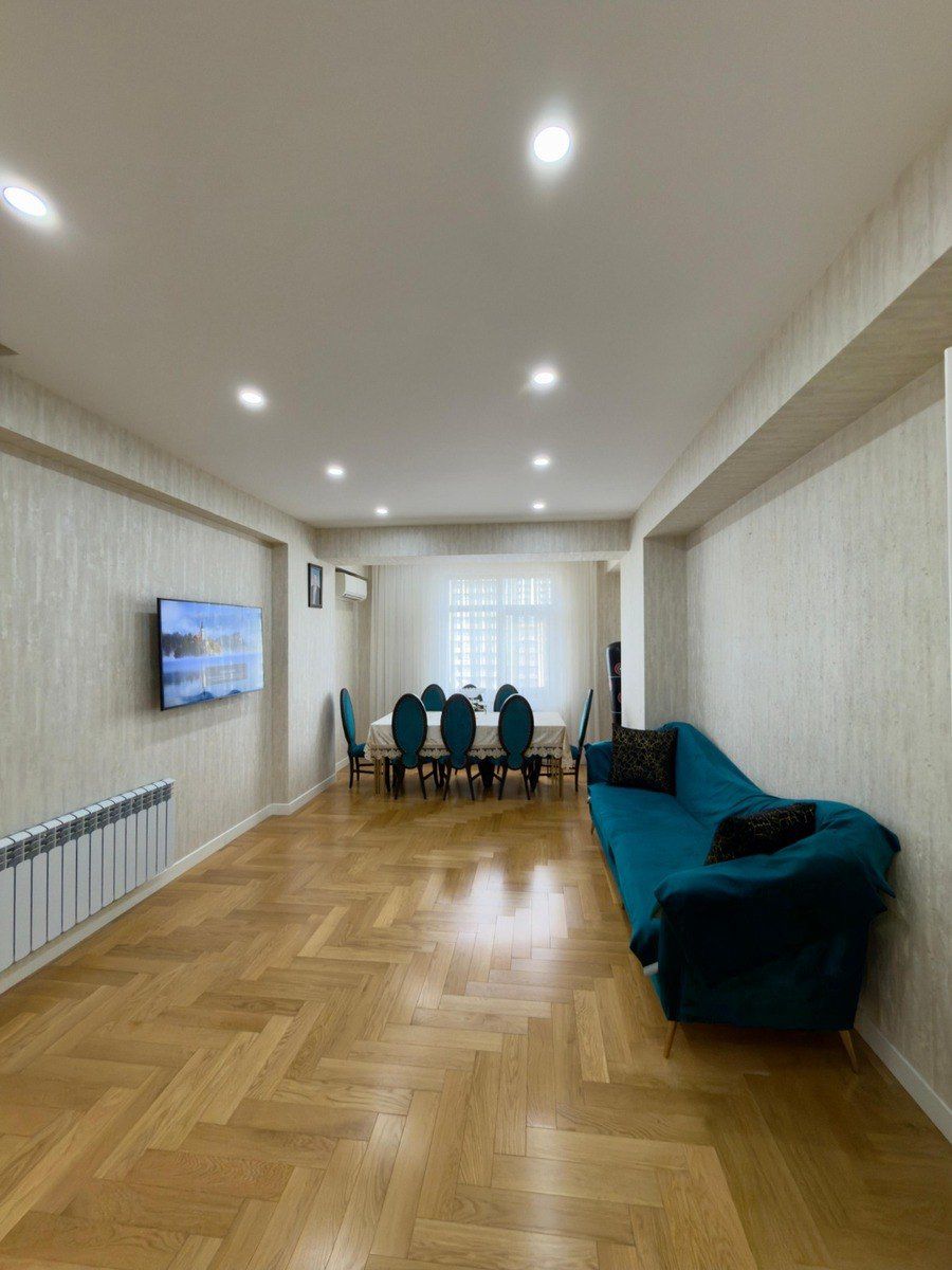 Satılır 5 otaqlı yeni tikili 201 m² — Mənzil, Bakı (2)