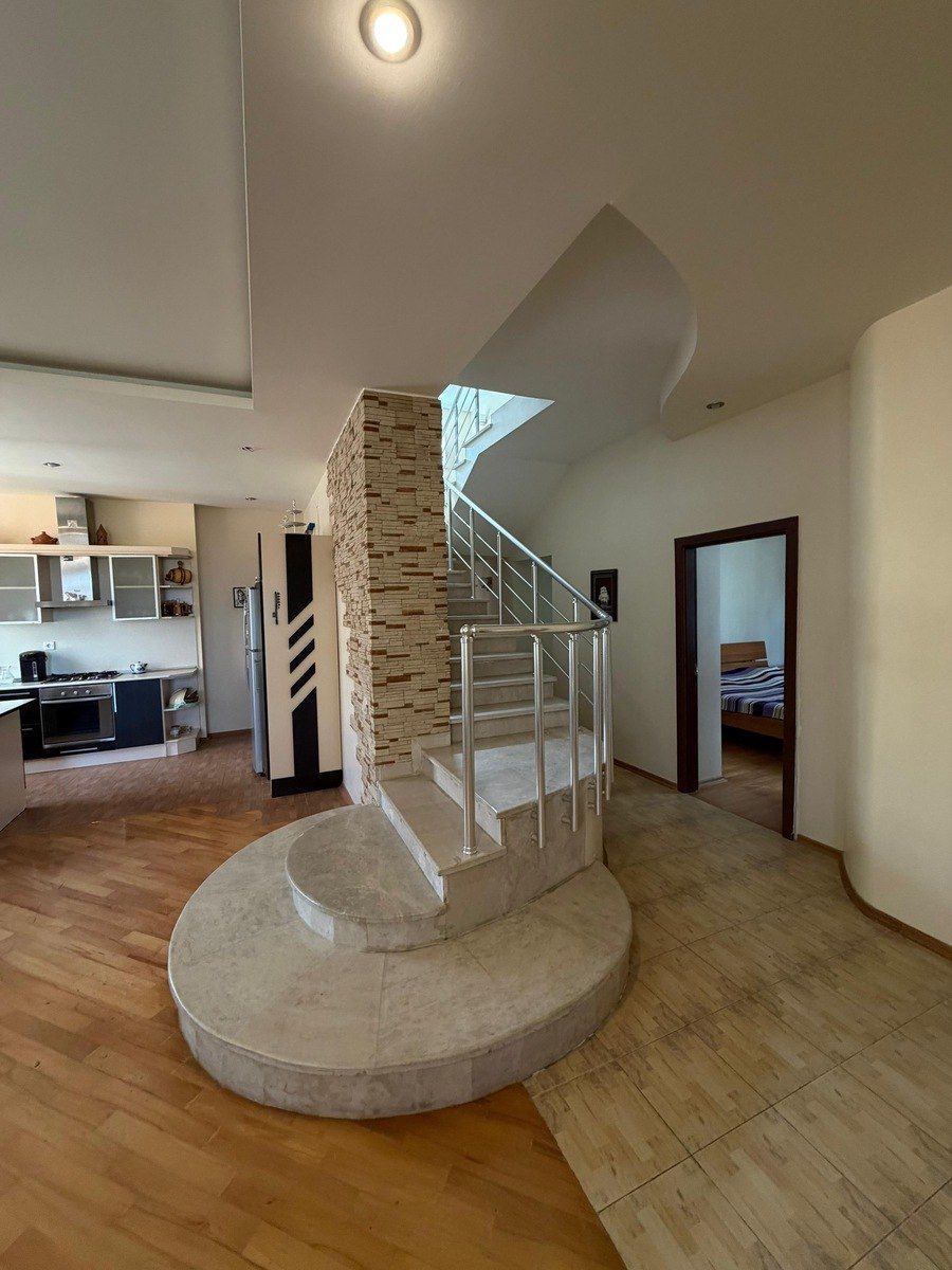 Satılır 6 otaqlı həyət evi/bağ evi 330 m² — Ev, villa, Bakı (2)