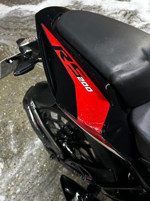 Bajaj Pulsar RS 200, 200 sm3, 2022 il, 21 000 km — Motosikletlər, Bakı (12)