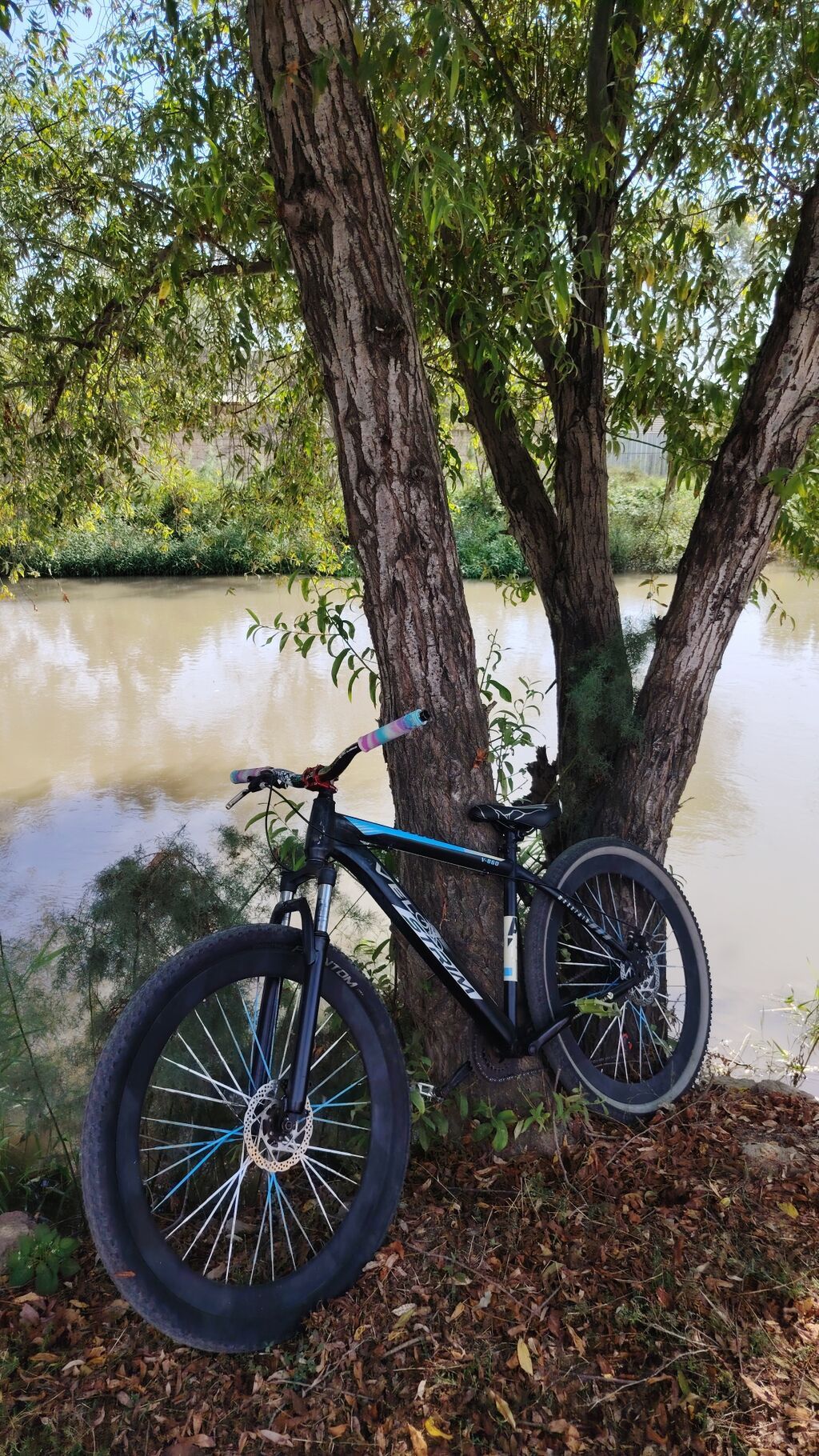 Velosiped – Velostrim MTB - Çərçivə: alüminium alaşımlı, qara-mavi — Dağ velosipedləri, Saatlı