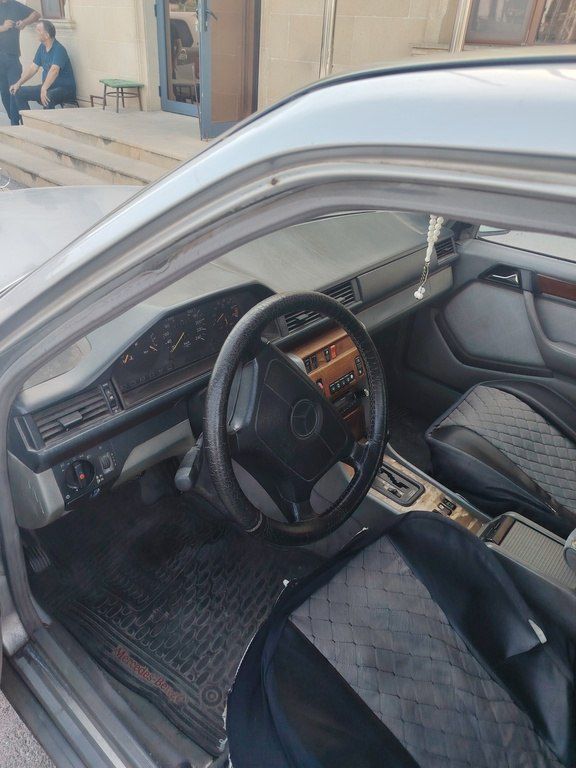 Mercedes 220 E, 2.2 L, 1994 il, 615 000 km 10-XE-511 — Avtomobillər, Bakı (5)