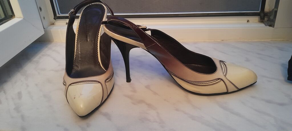 Qadın ayaqqabısı – açıq dabanlı, nazik kəmərli slingback model Temiz — Tufl, Digah